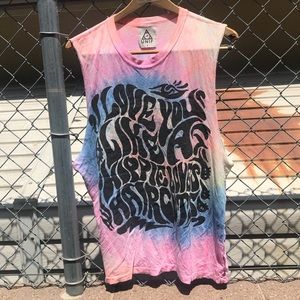 ILU LIKE A hippie Loves Haircuts! UNIF Tee